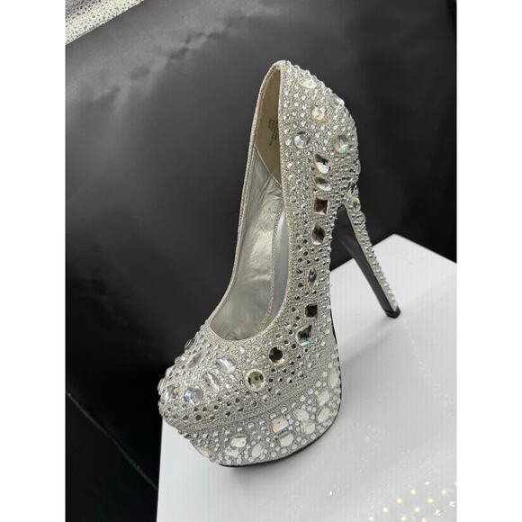 Charlotte Russe Silver Rhinestone 6” Stiletto Heels - Size 8W - Picture 9 of 10